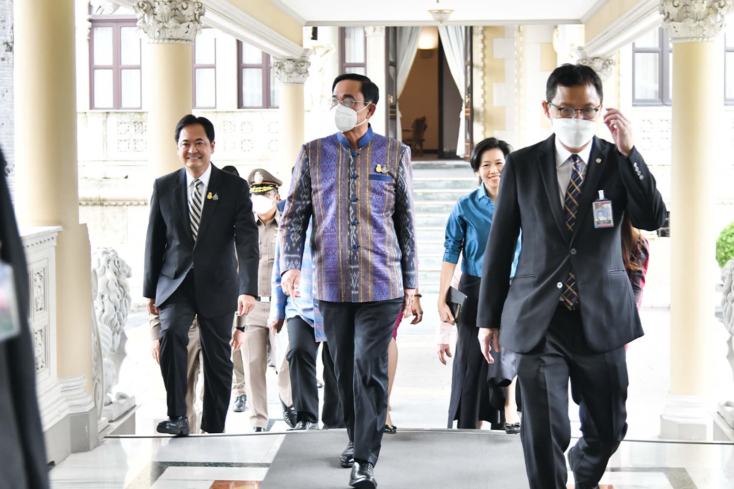 Prayut_led_the_cabinet_meeting_SPACEBAR_Hero_67b7f2e622.jpeg