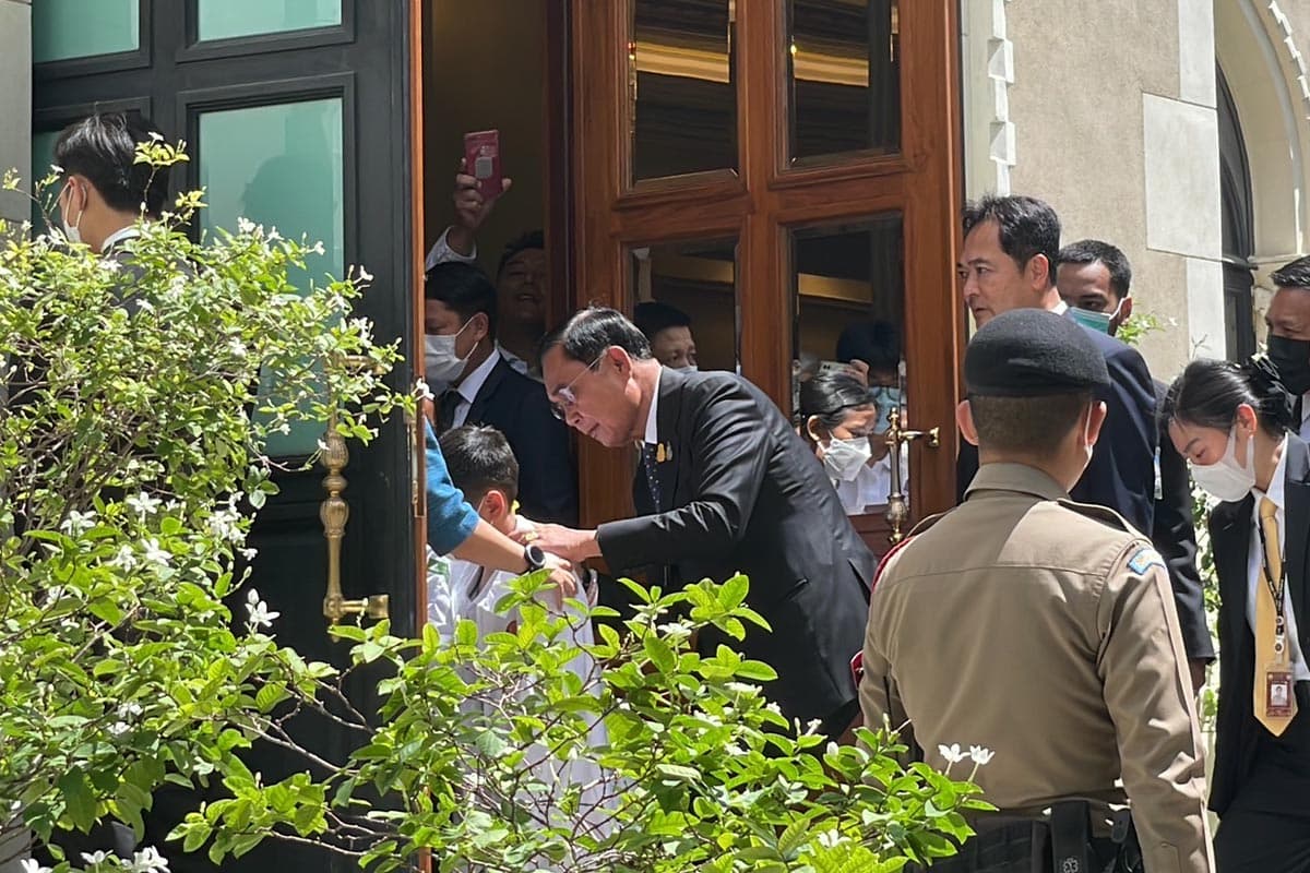 Prayut_not_talk_about_politics_SPACEBAR_Photo02_cfc139c296.jpeg