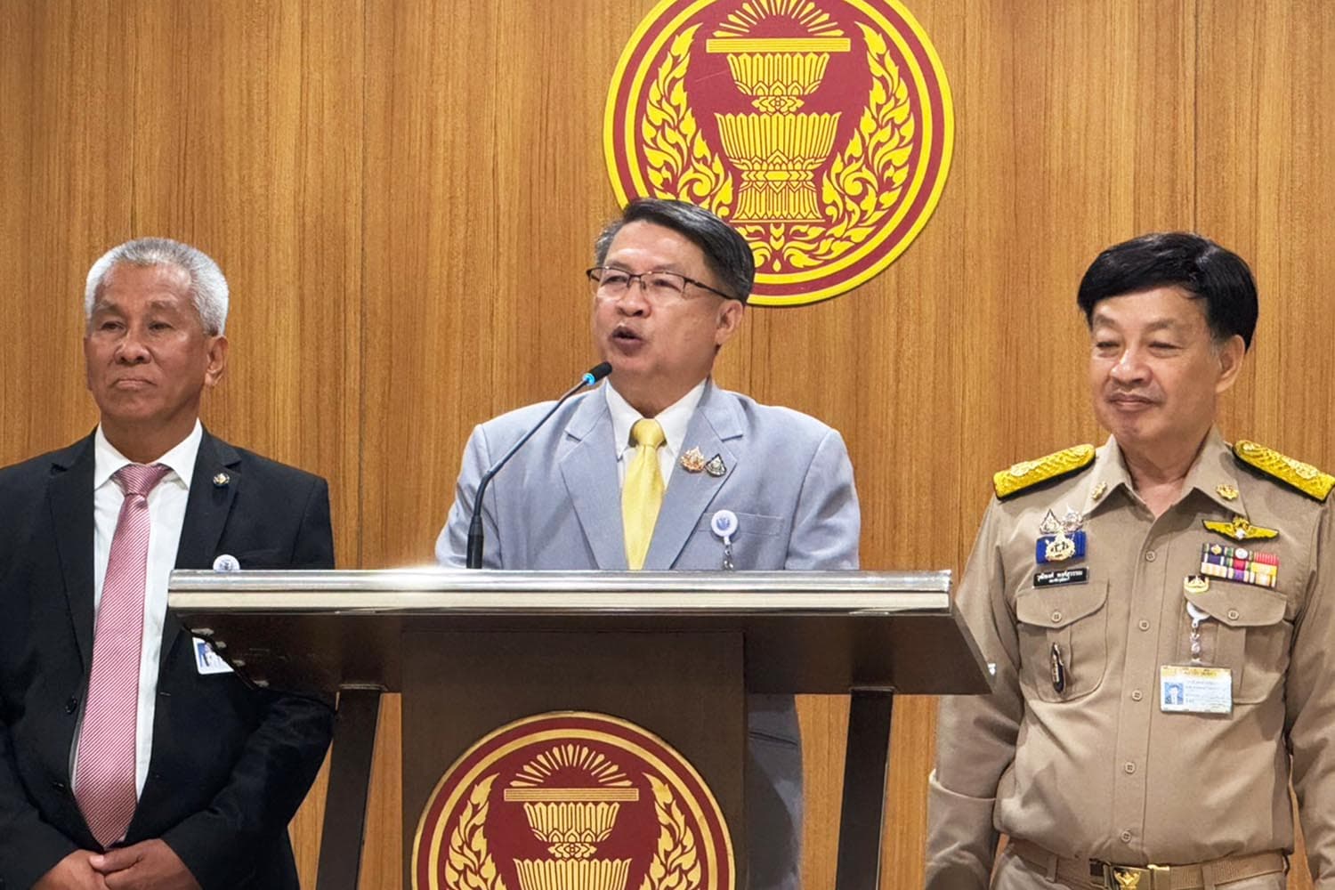 ‘เปรมศักดิ์’ ซัด ‘สว.มุ้งใหญ่’ ลักหลับชงยกเลิก MOU43-44