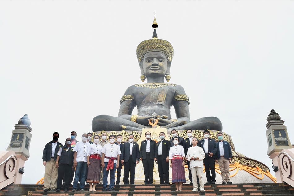 Prime_Minister_Prayuth_visits_Phetchabun_area_SPACEBAR_Photo04_4799788eea.jpeg