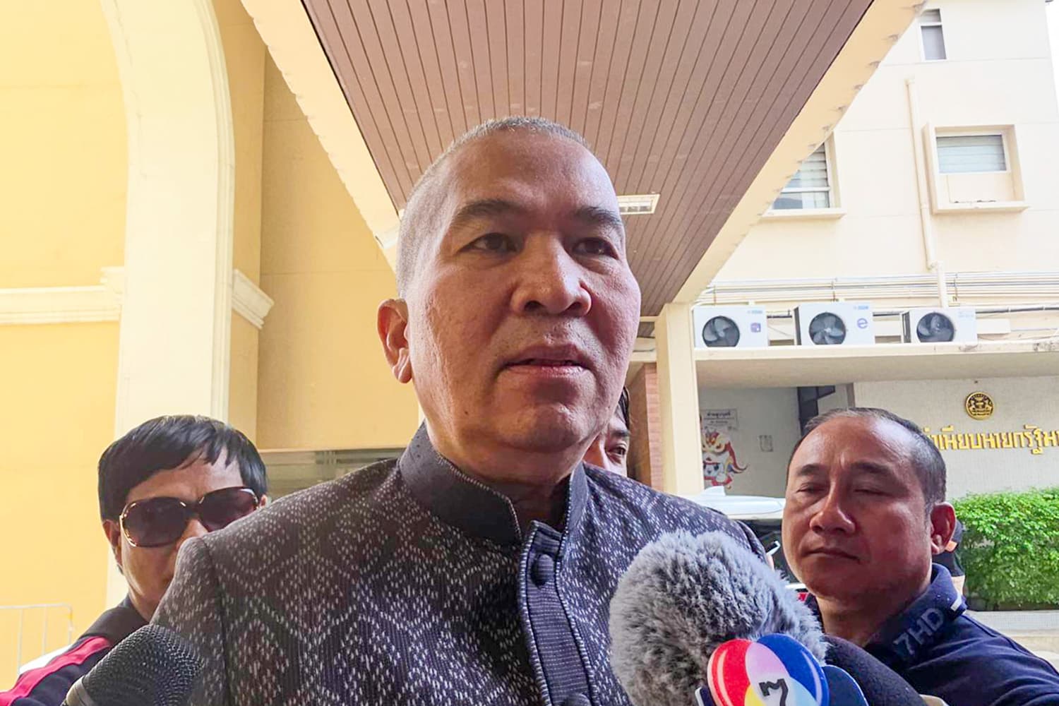 ปิดประตู ‘ทักษิณ’ ถอดกำไล EM  ‘รุทธพล’ ชี้ไม่เข้าเงื่อนไขสักข้อ