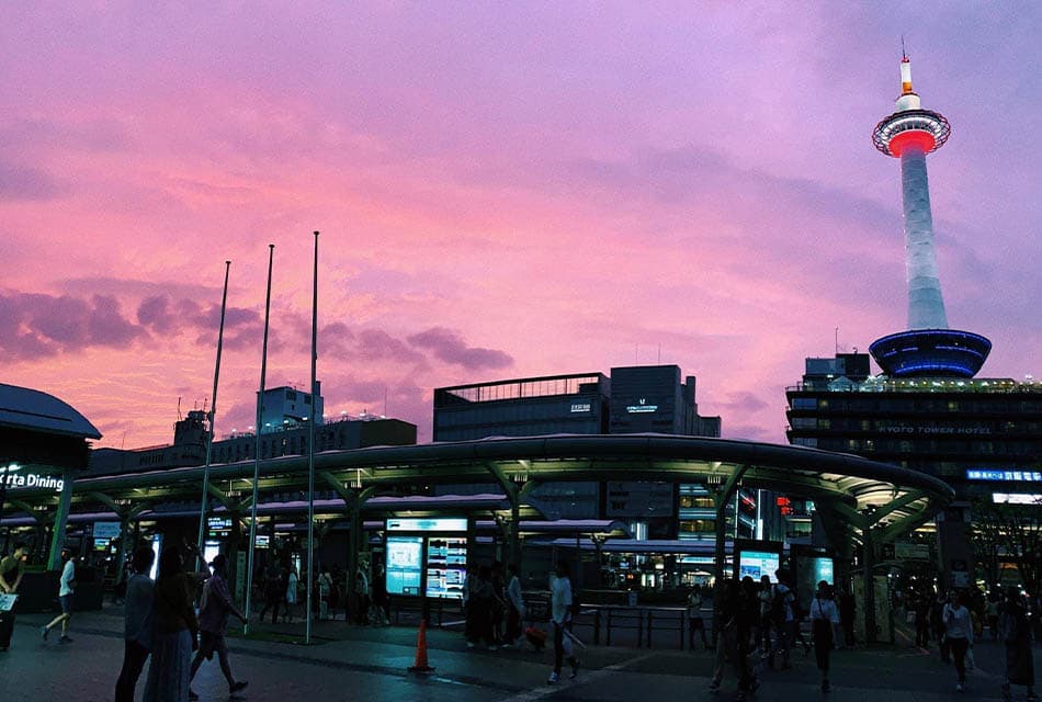 SEE_VIEW_PINK_KYOTO_TOWER_SPACEBAR_Thumbnail_2a6fcfc160.jpeg