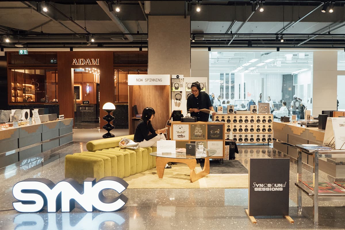 SYNC_STORE_SESSION_SPACEBAR_Photo02_5cc80d5598.jpg