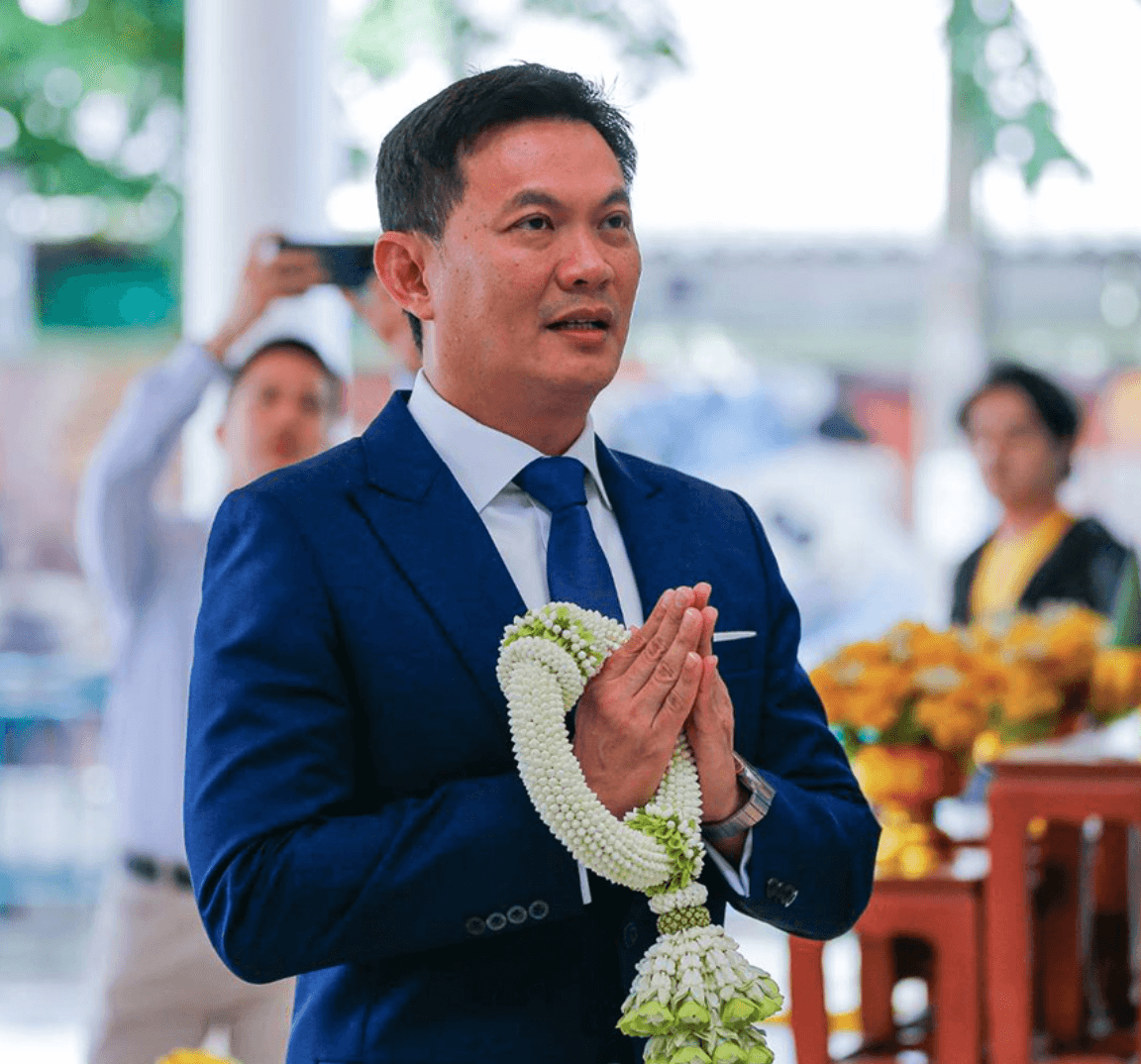ดร.เอ้ สุชัชวีร์ สุวรรณสวัสดิ์ กำลังฟอร์มพรรคการเมืองใหม่กับคนระยองด้วยกัน ครั้งนี้ไม่น่าพลาด
