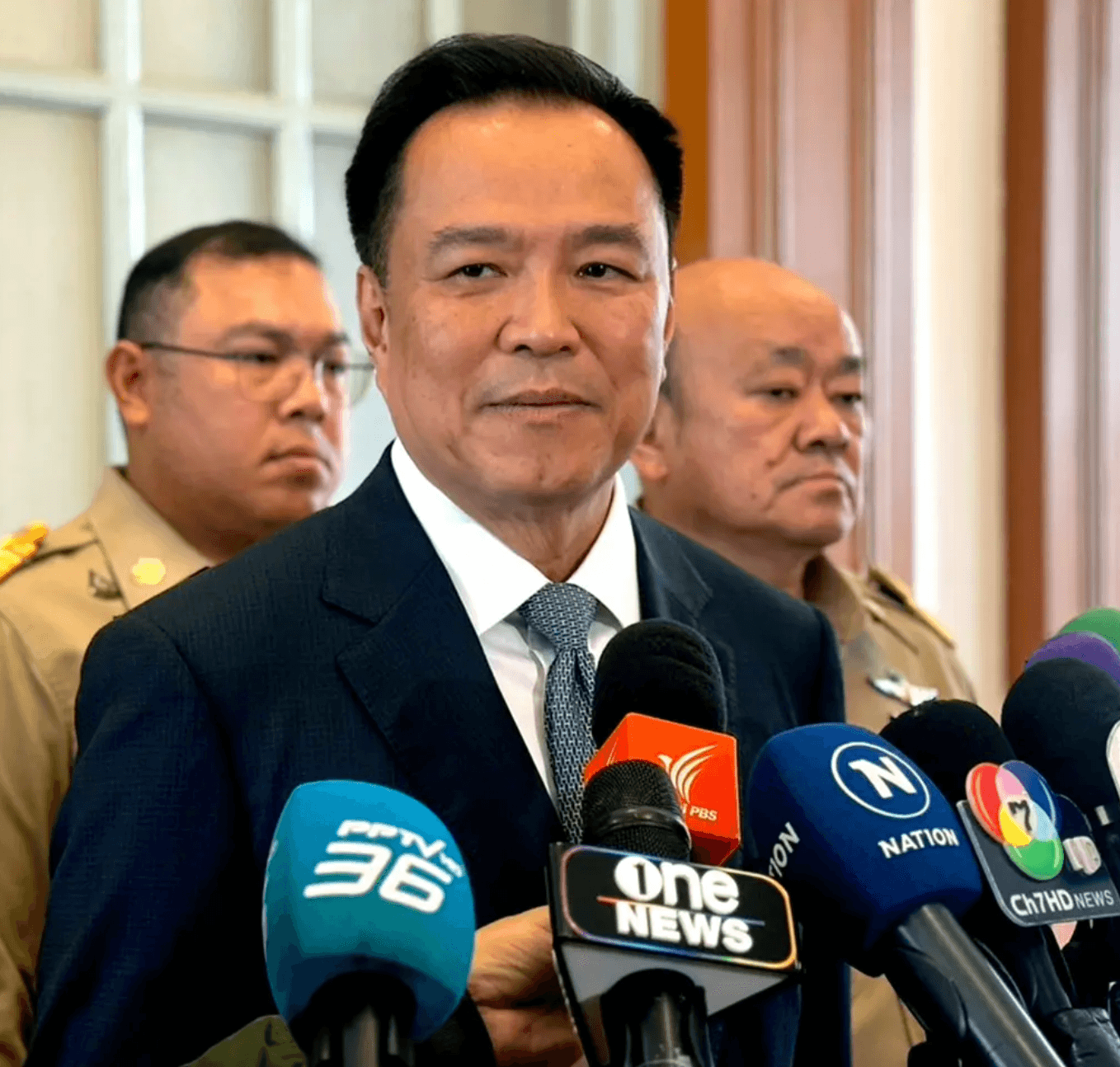 อนุทิน ชาญวีรกูล หัวหน้าพรรคภูมิใจไทย ยังเปิดหน้าชกกับเพื่อไทย เน้นทุกดอก เก็บทุกรายละเอียด