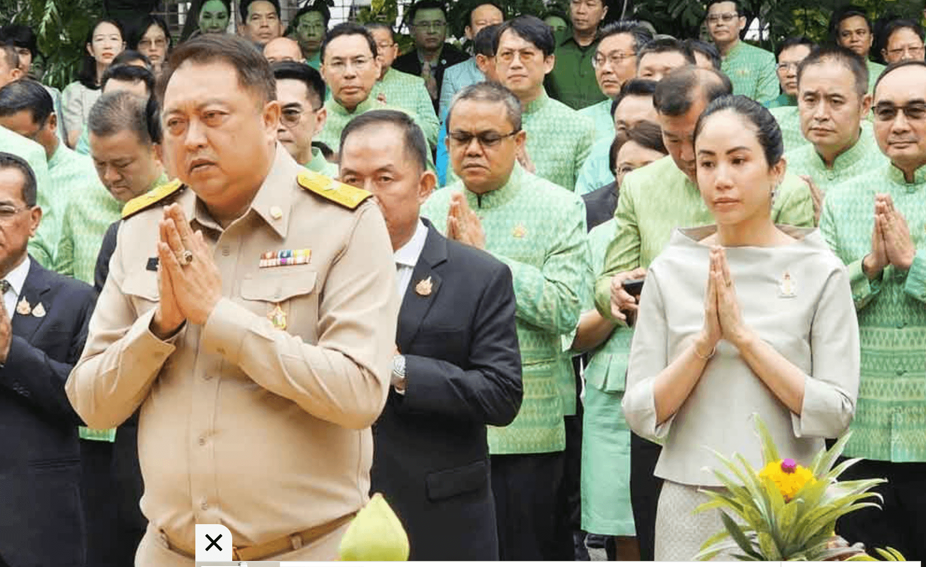 ‘ตั๊น’ จิตภัสร์ กฤดากร รักษาการรองหัวหน้าพรรคประชาธิปัตย์ และว่าที่เลขา รมว.ทรัพยากรฯ สุชาติ ชมกลิ่น