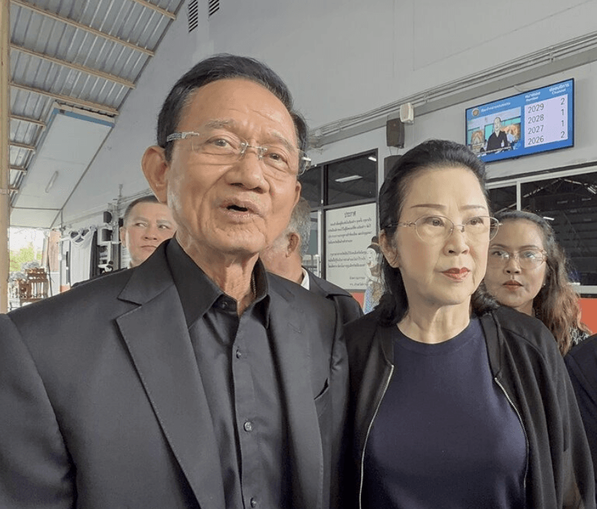 พรรคเพื่อไทยกำลังจะเปลี่ยนเป็นสายตระกูลวงศ์สวัสดิ์ ที่มี เจ๊แดง เยาวภา วงศ์สวัสดิ์ ทั้งผลัก ทั้งดันลูกชายเต็มที่