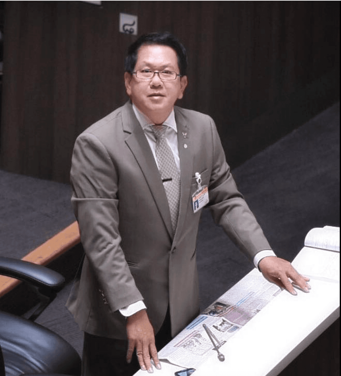จิรายุ ห่วงทรัพย์ อดีต สส.กทม.พรรคเพื่อไทย ออกมาชนอดีตผู้ว่าฯชัชชาติ สุทธิพันธุ์แบบเต็ม ๆ หรือเพราะว่ามีหลานสาวลงสมัคร สก.เขตคลองสามวาอีกสมัย