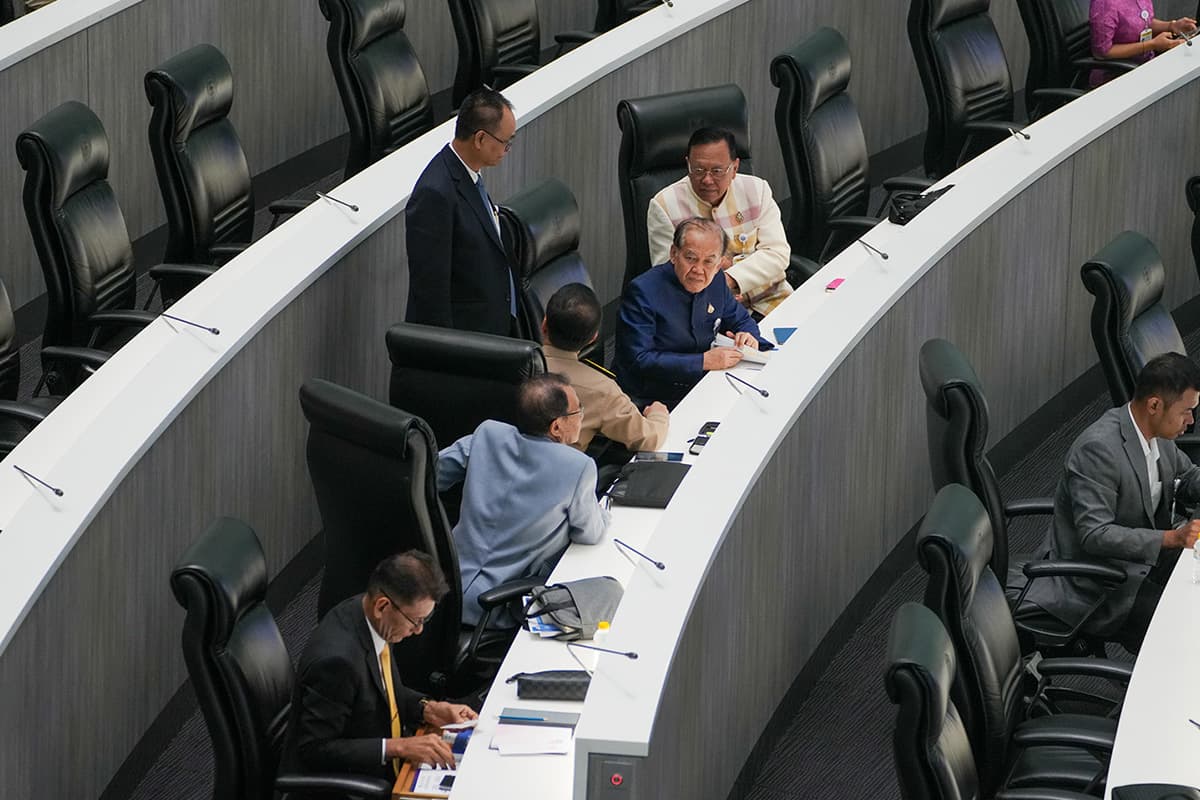 Senate_Shirts_SPACEBAR_Photo00_4c1f367747.jpg