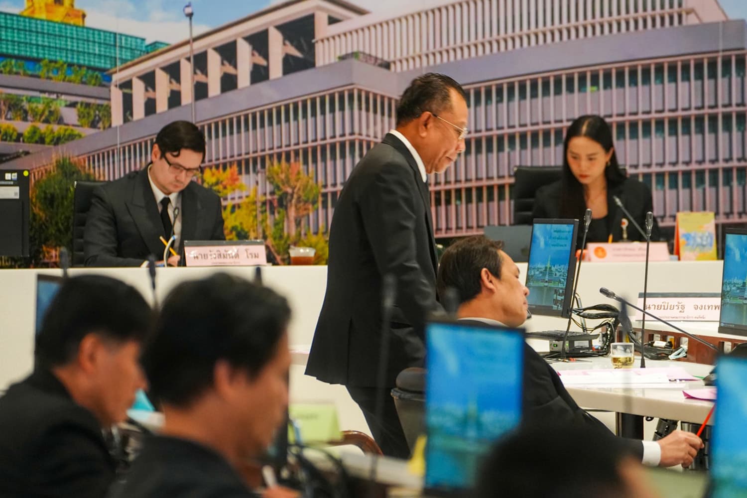 ถก TH-AI Passport วุ่น ‘ภท.’ รุมค้าน ประชุมร่วม ‘โรม’-‘รักชนก’ ยันทำถูกต้อง