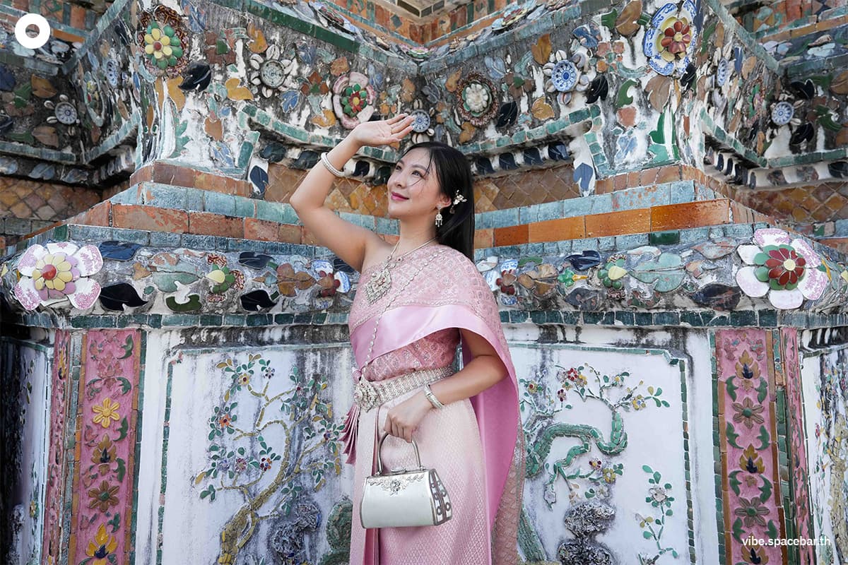 Thai_costume_rental_loykratong_festival_SPACEBAR_Photo04_8bd55701cd.jpg