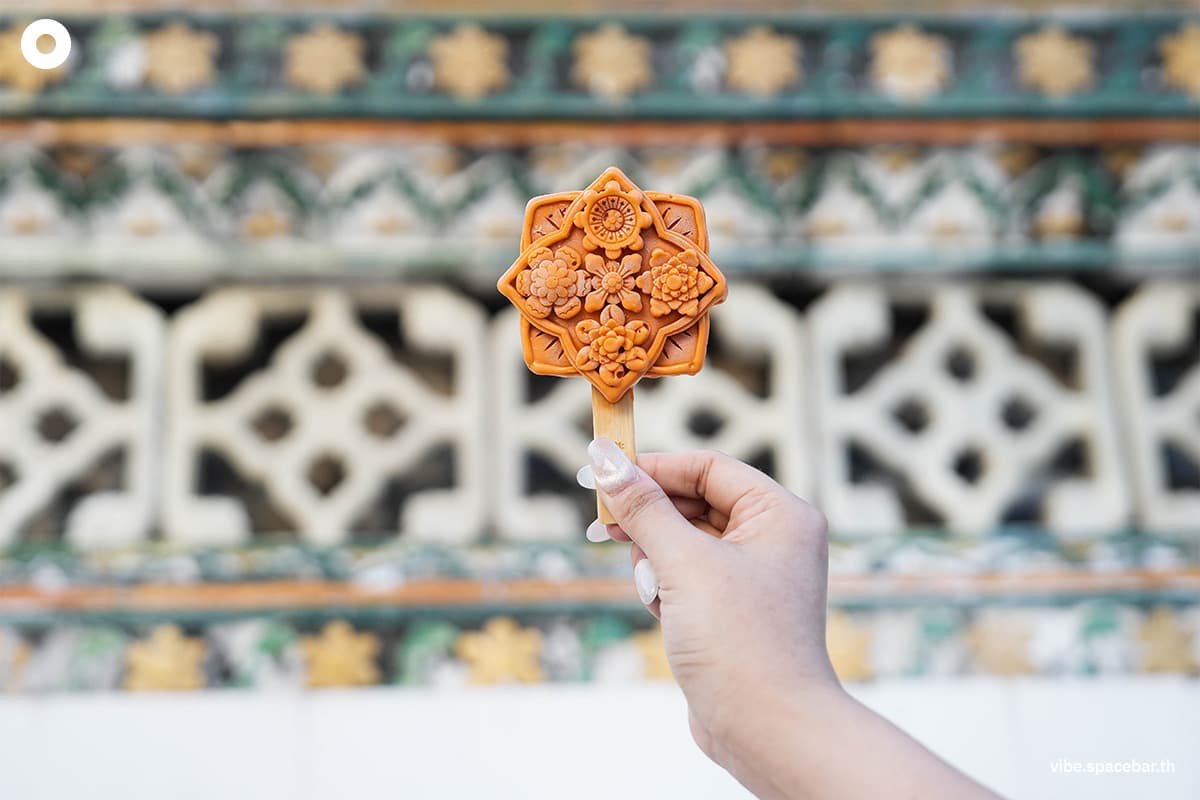Thai_costume_rental_loykratong_festival_SPACEBAR_Photo10_497d62f3d3.jpg