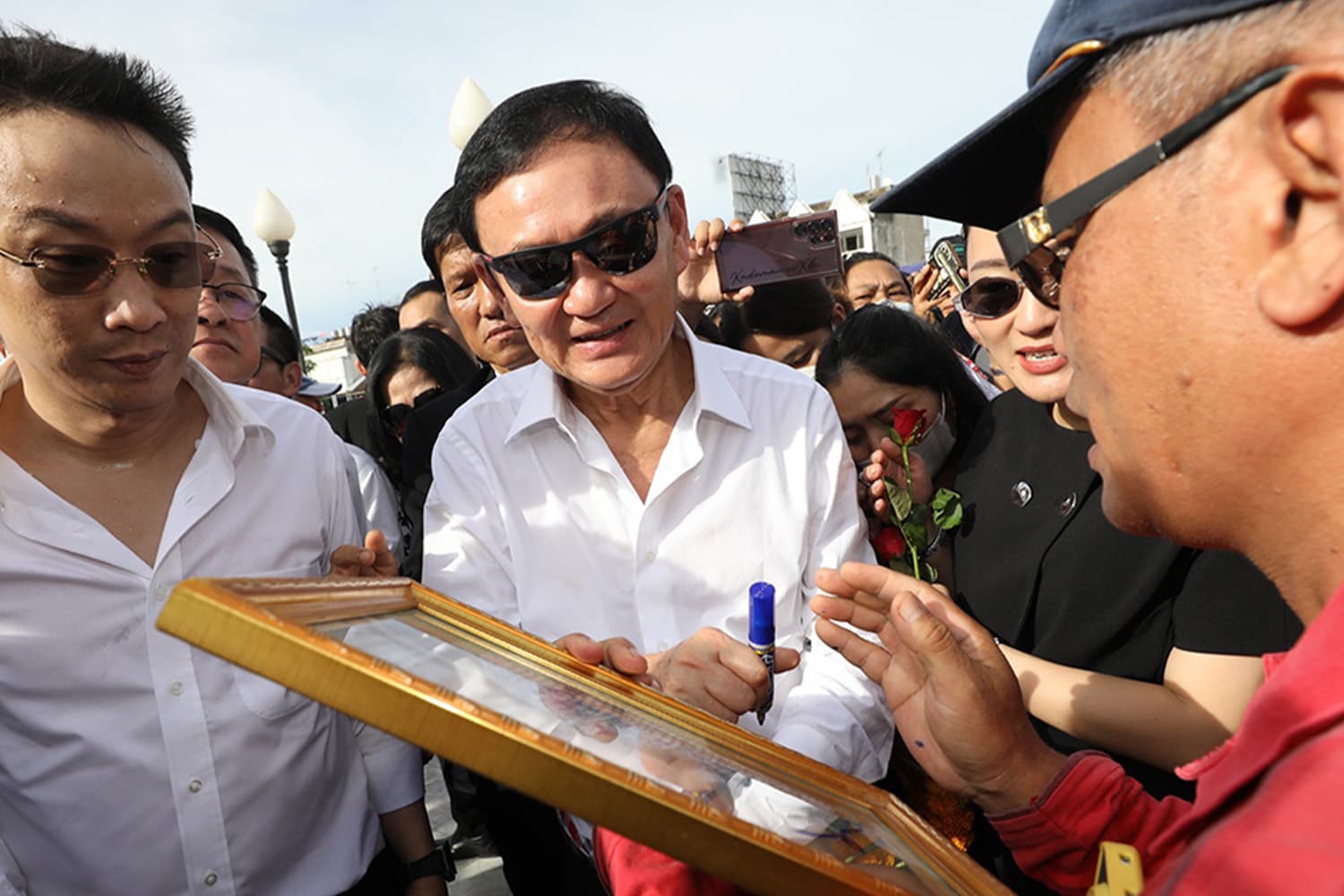 Thaksin_112_lawyer_SPACEBAR_Hero_4c92449e26.jpg
