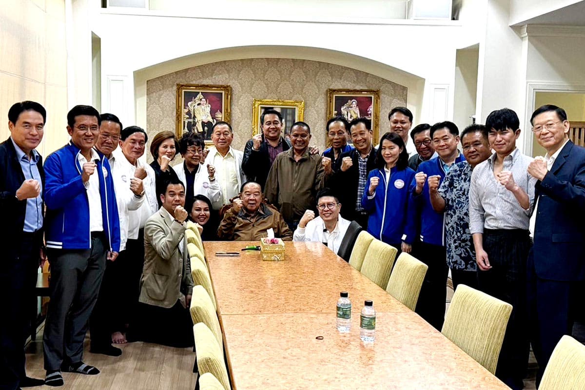 Thaksin_Prawit_PPRP_Government_End_SPACEBAR_Photo00_b6dde2a809.jpg