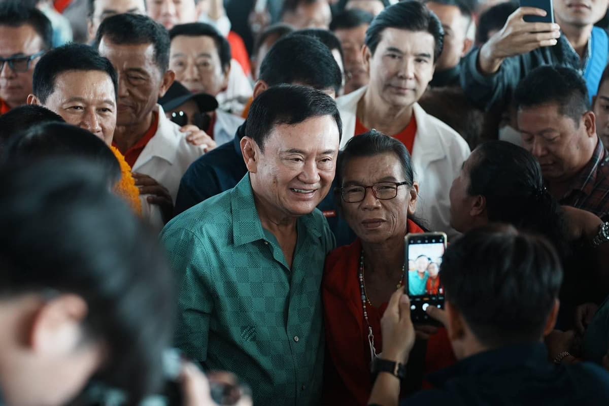 Thaksin_Speech_Chiang_Mai_SPACEBAR_Photo03_ec86a8e2d2.jpg