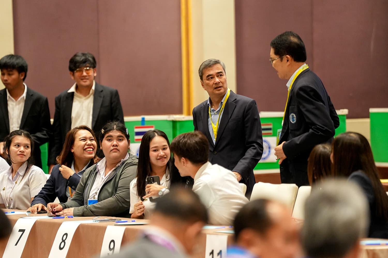 ดรีมทีม 'มาร์ค' คัมแบ็ก ‘ปชป.' ผนึกกำลังยุคคลาสสิคสู้ลต.