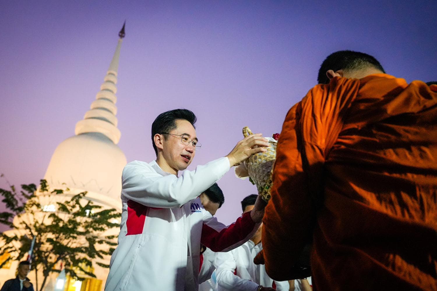 Photo Story : ‘ยศชนัน’ นำทีม ‘พท.’ ประเดิมหาเสียงรับแสงแรก ‘ปีใหม่ 2569’