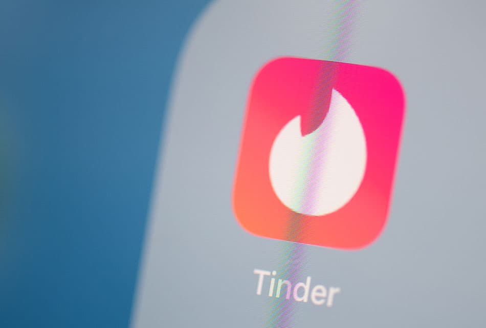 Tinder_bring_ai_to_pick_user_profile_pics_SPACEBAR_Thumbnail_72d315b6f0.jpeg