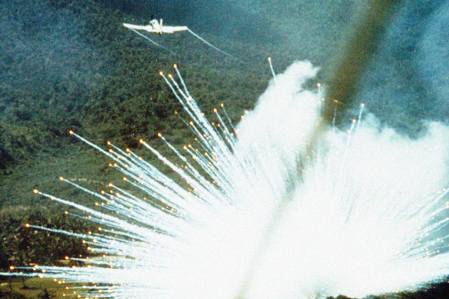What_is_white_phosphorus_bomb_SPACEBAR_Hero_9d105172f0.jpg