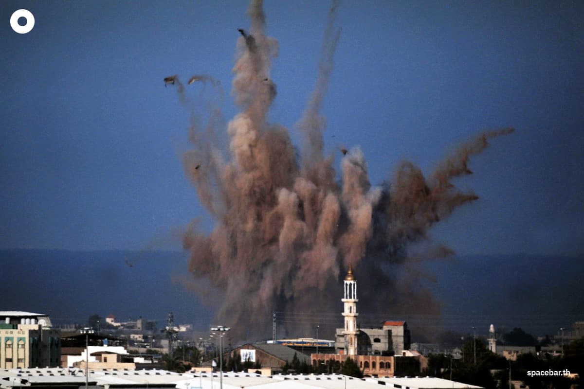 What_is_white_phosphorus_bomb_SPACEBAR_Photo01_b281c2876d.jpg