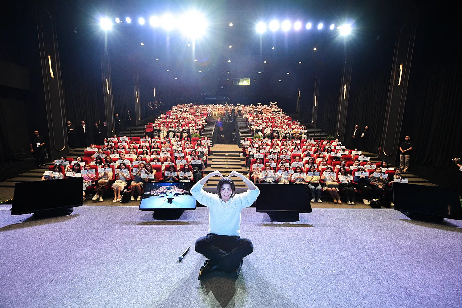 PhotoStory-“คิม แจยอง” เสิร์ฟทุกโมเมนต์สุดฟิน  ในงาน 2026 KIM JAEYEONG Fanmeeting in BANGKOK <Jaeyeong & You>