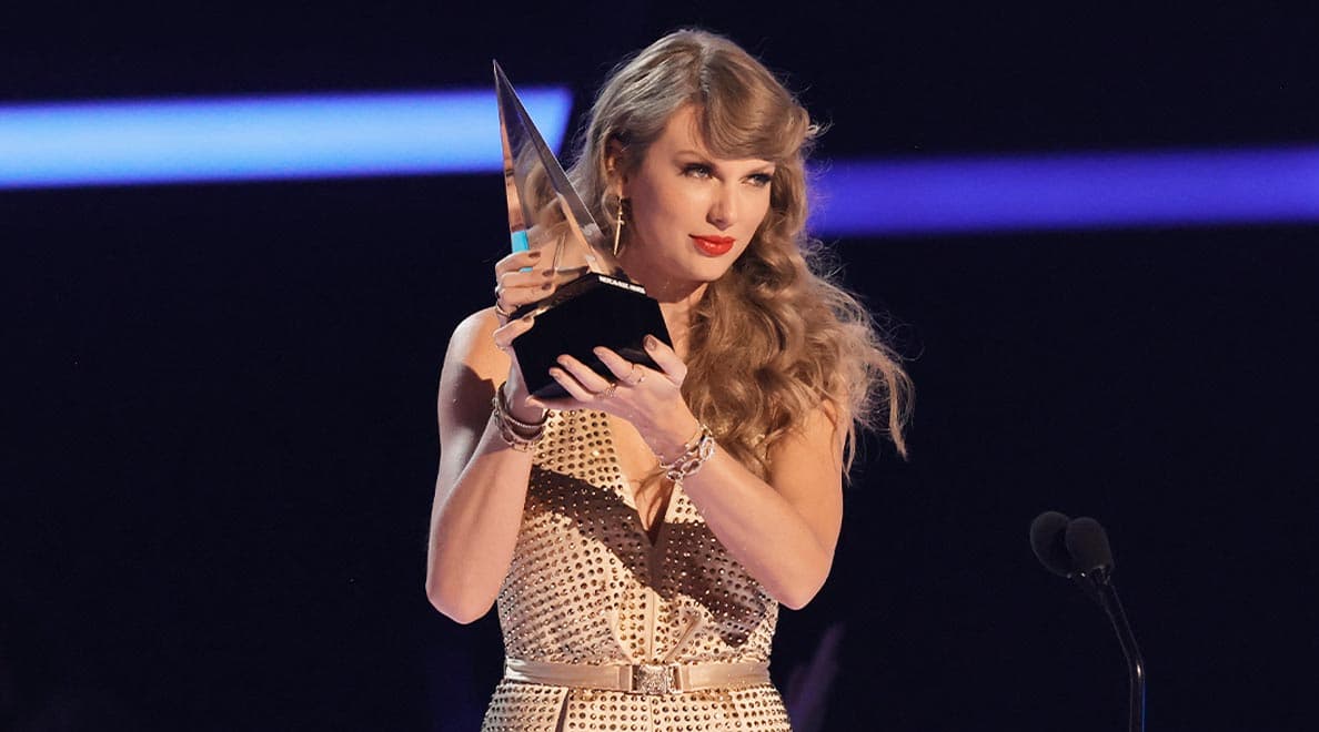 american_music_awards_2022_winners_list_SPACEBAR_Hero_c75a9d2a10.jpeg