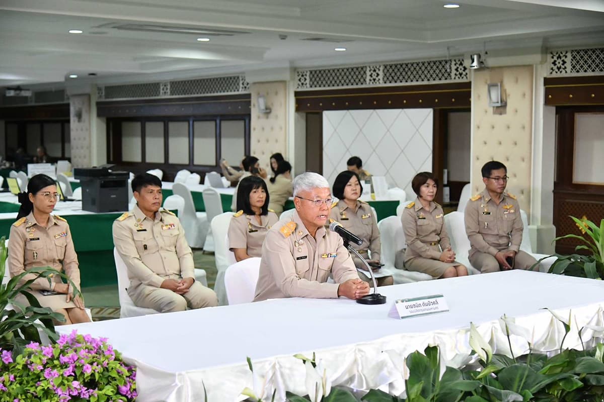 bangkok-urges-voters-to-cast-ballots-before-rain-SPACEBAR-Photo01.jpg