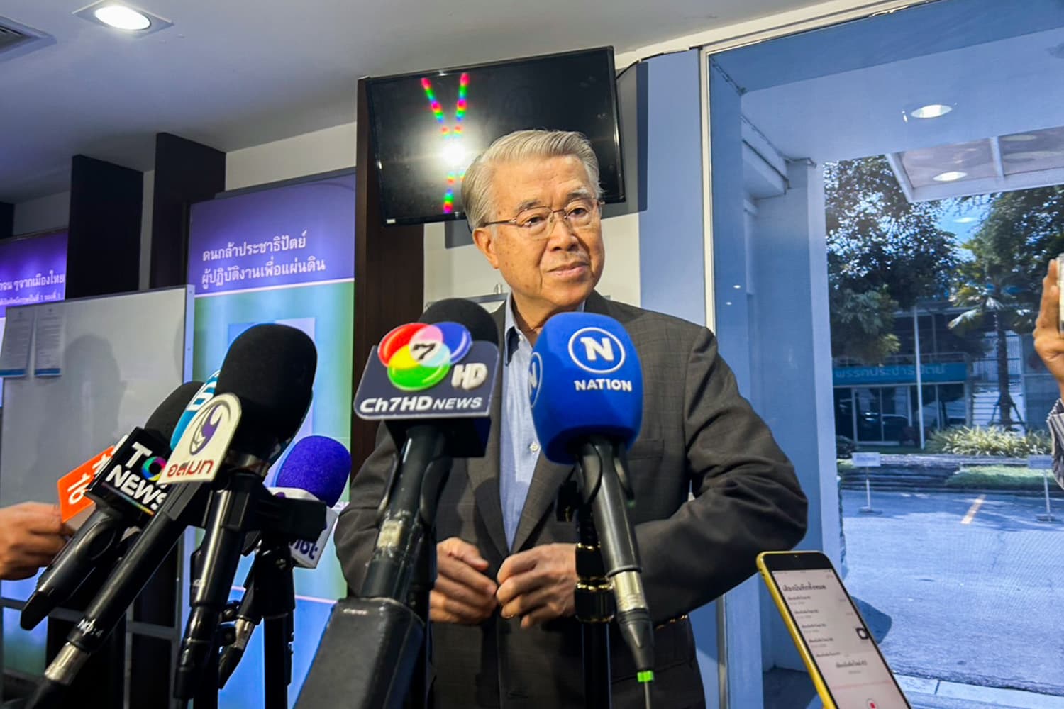 ‘บัญญัติ’ ออกตัว ไม่ใช่ขาเชียร์ ‘อภิสิทธิ์’