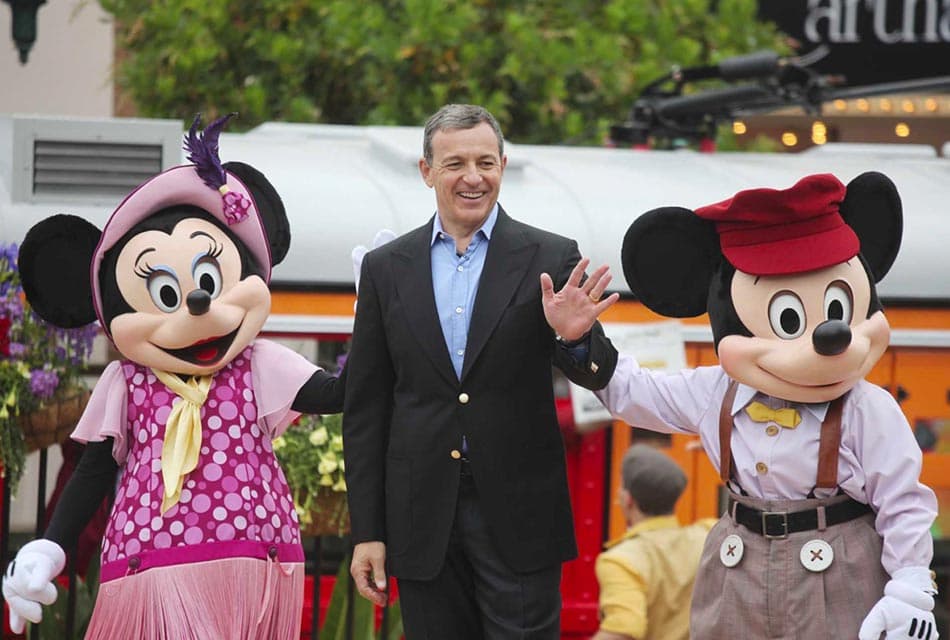 bob_iger_returning_disney_ceo_2022_SPACEBAR_Thumbnail_25830fd17a.jpeg