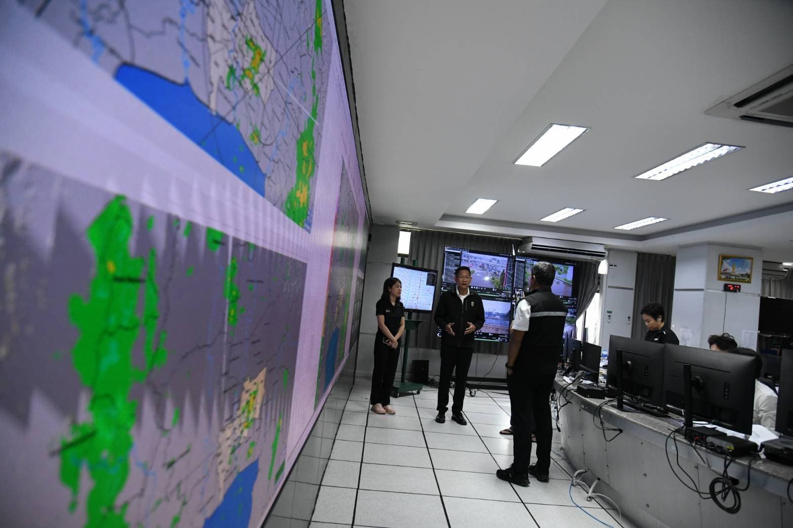 chadchart-flood-relief-east-bkk-28-sep-2026-3.jpg