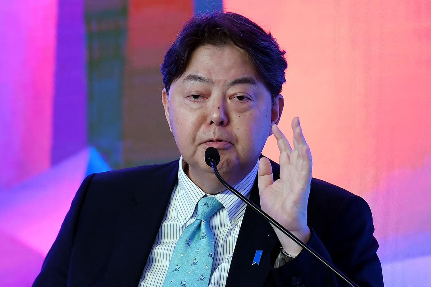 china_urges_japan_not_abet_us_tech_containment_SPACEBAR_Hero_a2af6dfa37.jpeg