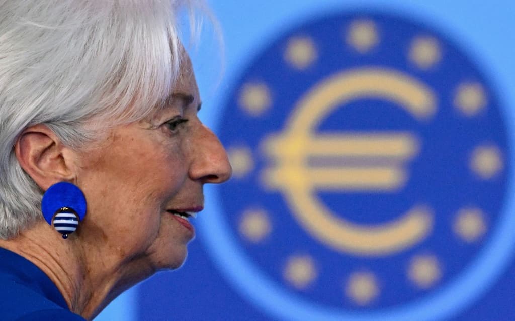 ครบรอบแห่งการเปลี่ยนแปลง: คริสติน ลาการ์ด ผู้นำ ECB ท่ามกลางพายุเศรษฐกิจโลก
