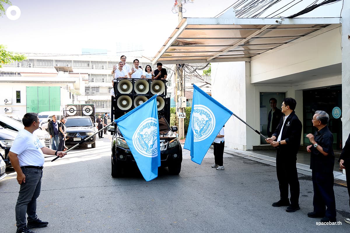 democrat-party-launches-final-campaign-caravan-SPACEBAR-Photo02.jpg