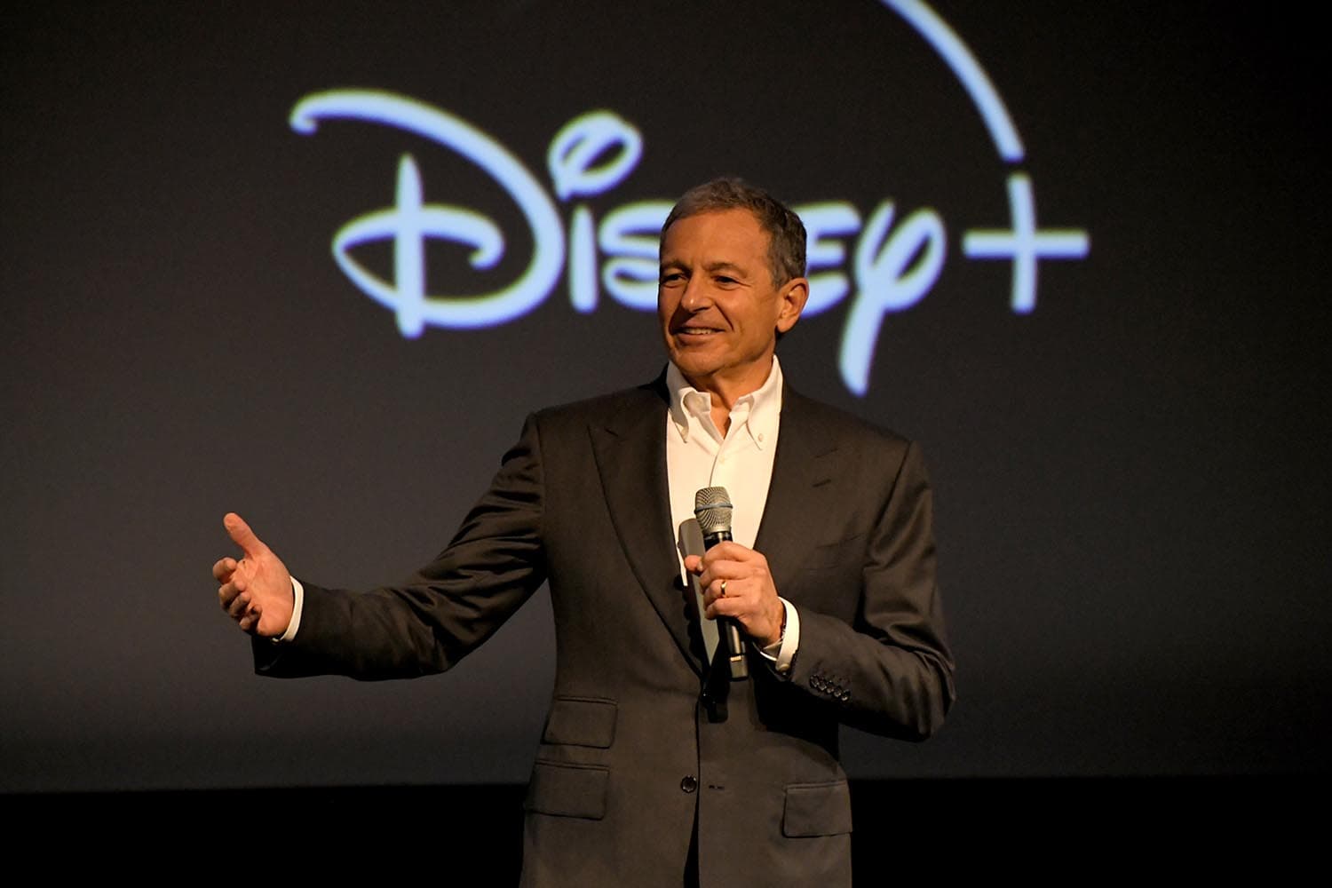 disney_begins_laying_off_7000_employees_SPACEBAR_Hero_ca3ecaf076.jpeg