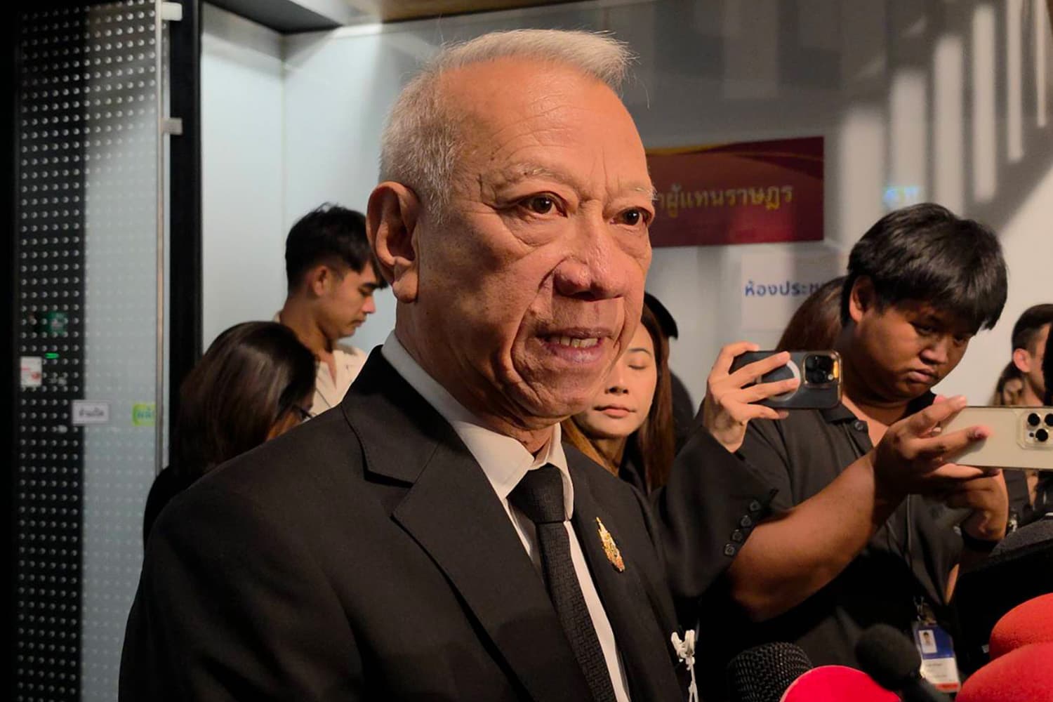 ‘พิพัฒน์’ ยันคัดกรองสนามบินไม่หละหลวม เร่งอุดช่องโหว่ตรวจลูกเรือ