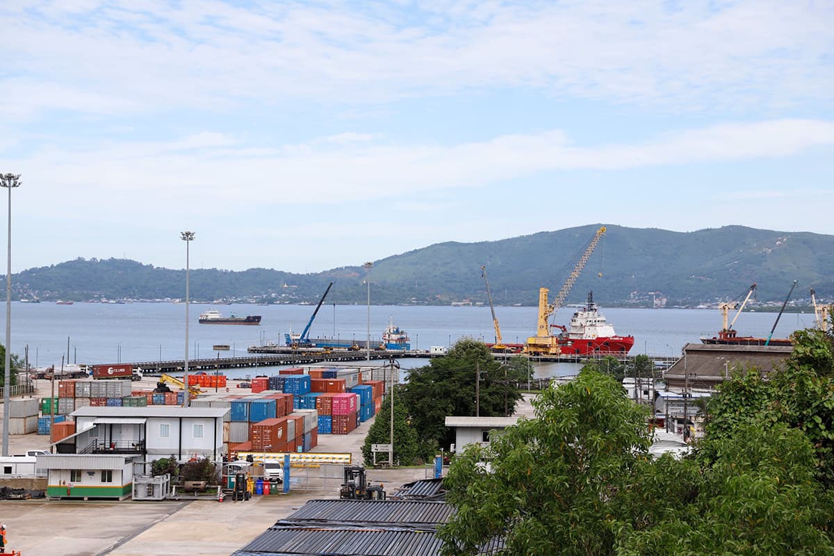 economic-business-thai-ranong-port-trade-SPACEBAR-Photo01.jpg
