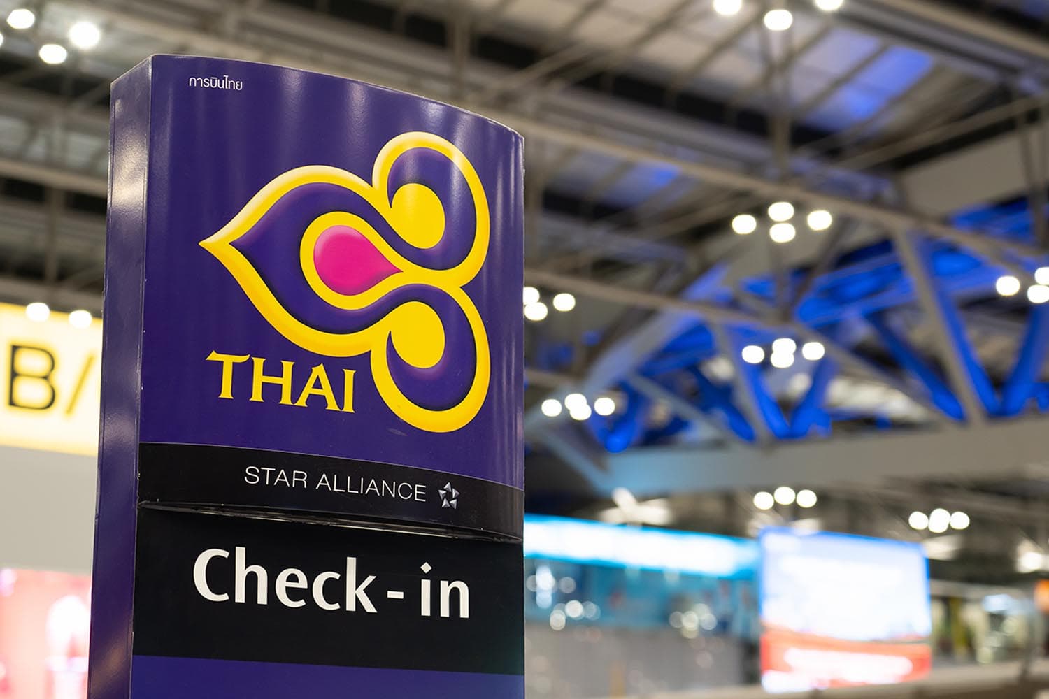 economic_airlines_thaiairways_airport_flight_songkran_SPACEBAR_Hero_82f364ce9f.jpg