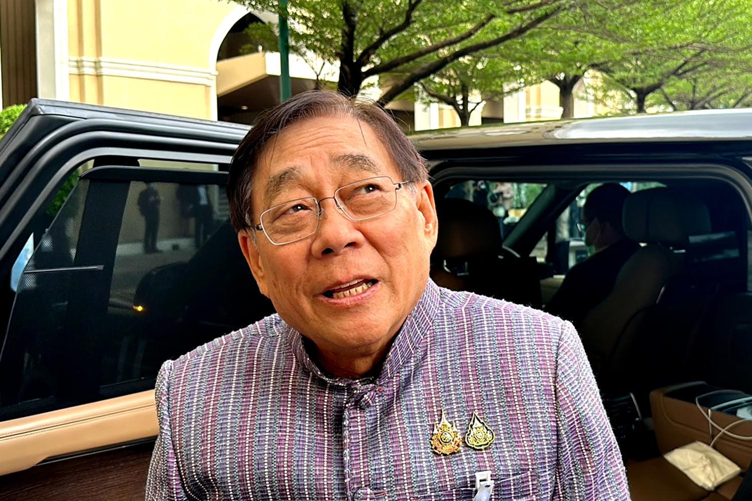 economic_business_thai_buy_debt_bank_government_SPACEBAR_Hero_5d86ae01e6.jpg