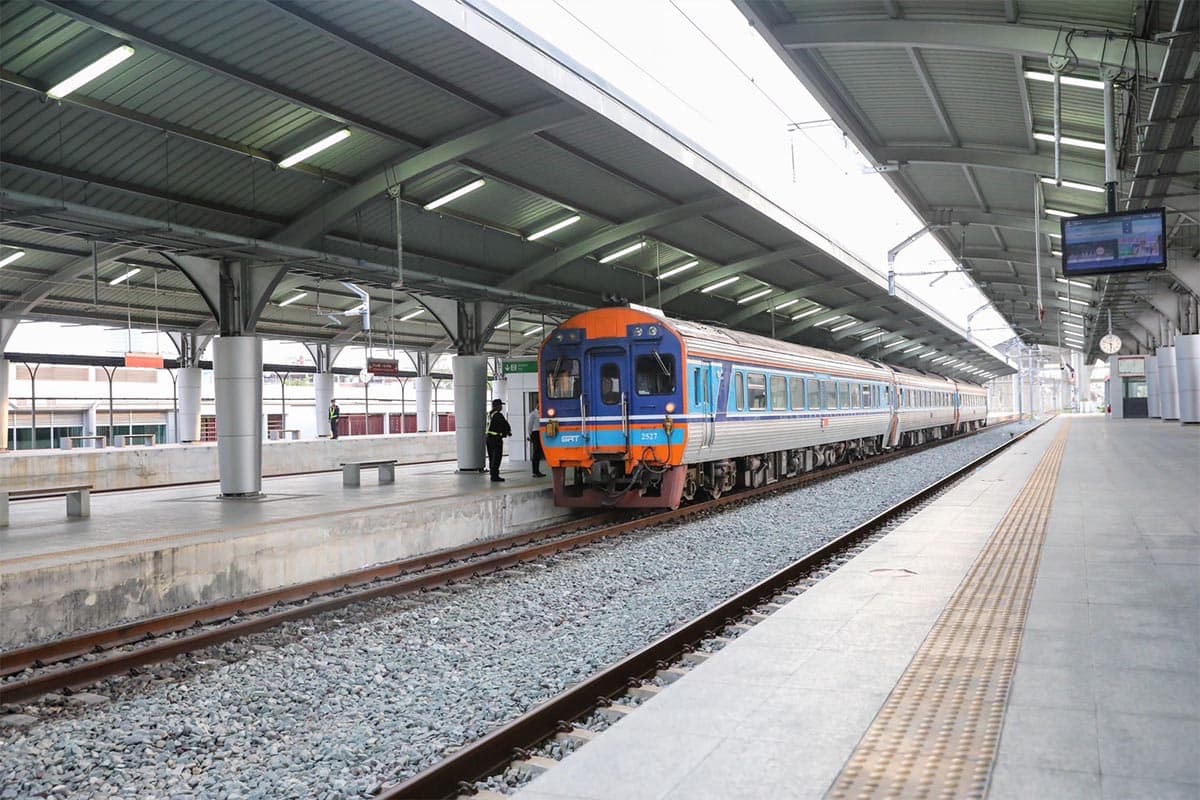 economic_business_thai_diesel_rail_train_srt_SPACEBAR_Photo01_049a0d389e.jpg