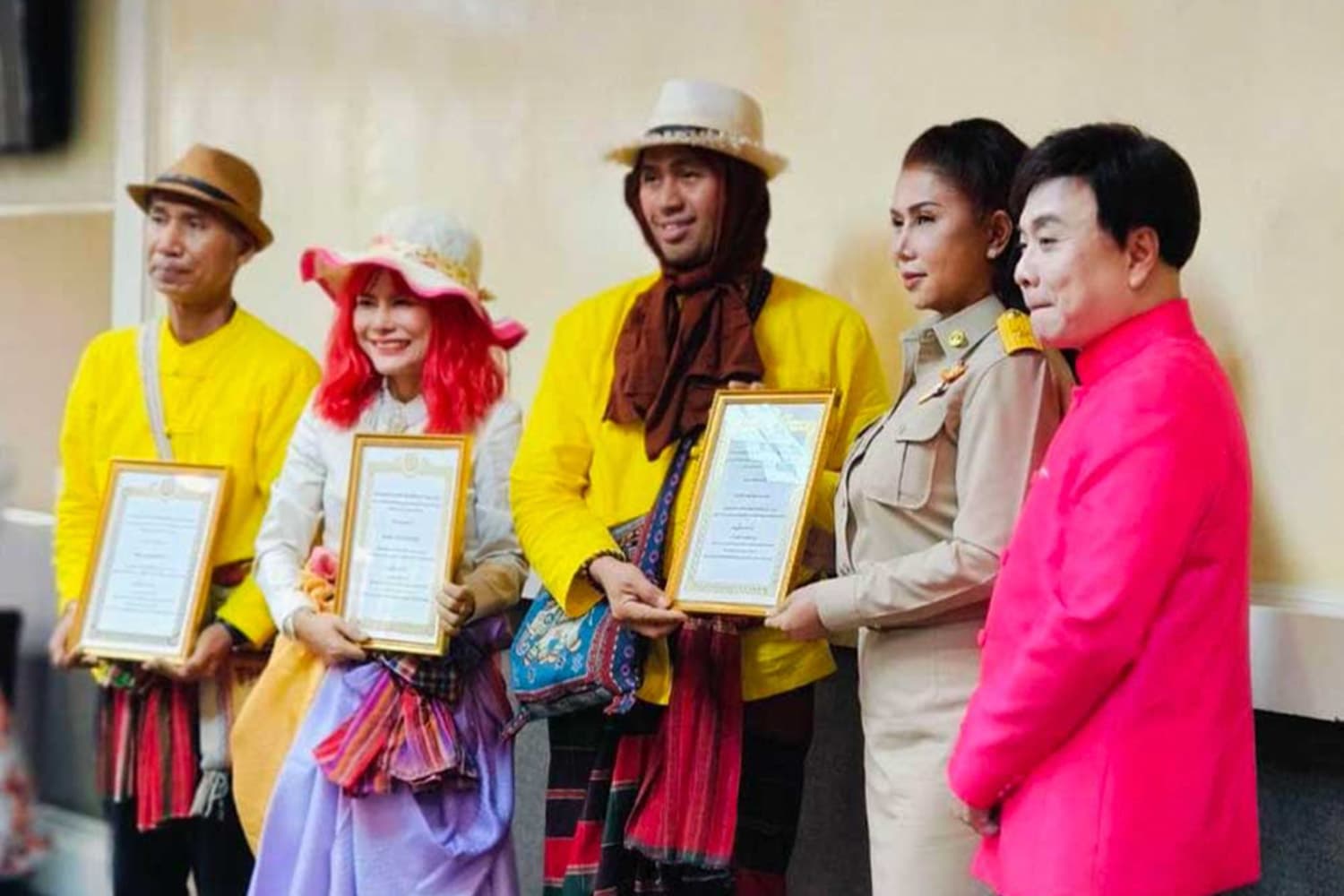 economic_business_tourism_buddhist_ambassador_award_SPACEBAR_Hero_1feb57e888.jpg