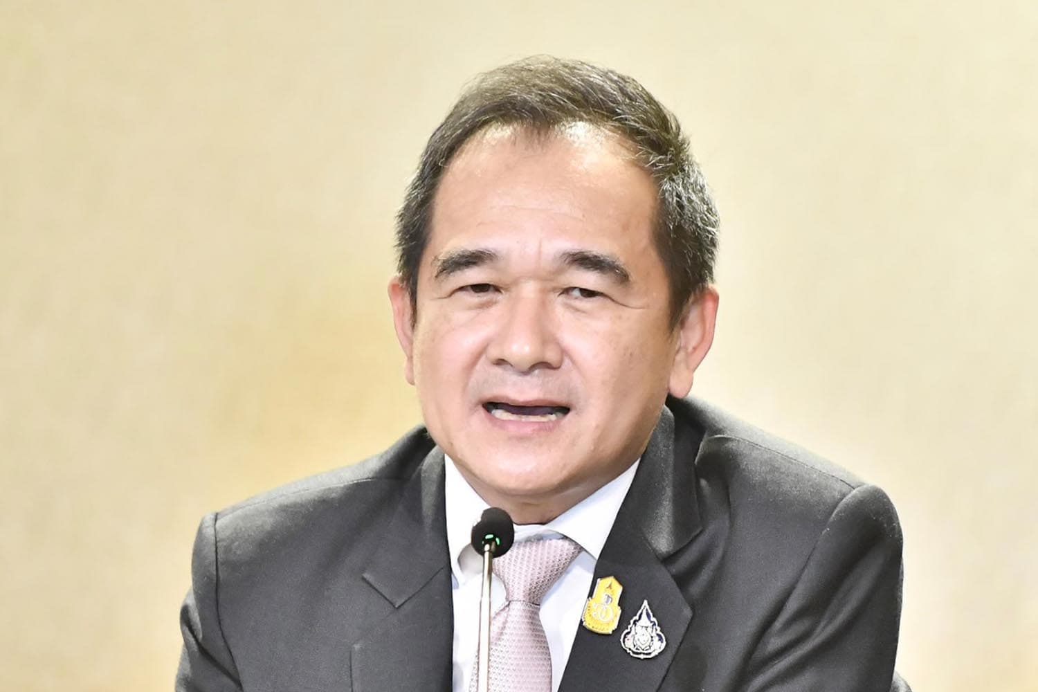 economic_ministry_of_finance_resign_SPACEBAR_Hero_bff3db18c2.jpg
