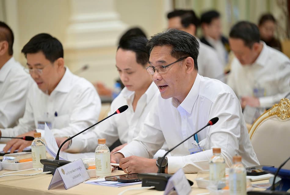 สภาพัฒน์ฯ คุมรถขนน้ำมัน เร่งสต็อกรับสงกรานต์