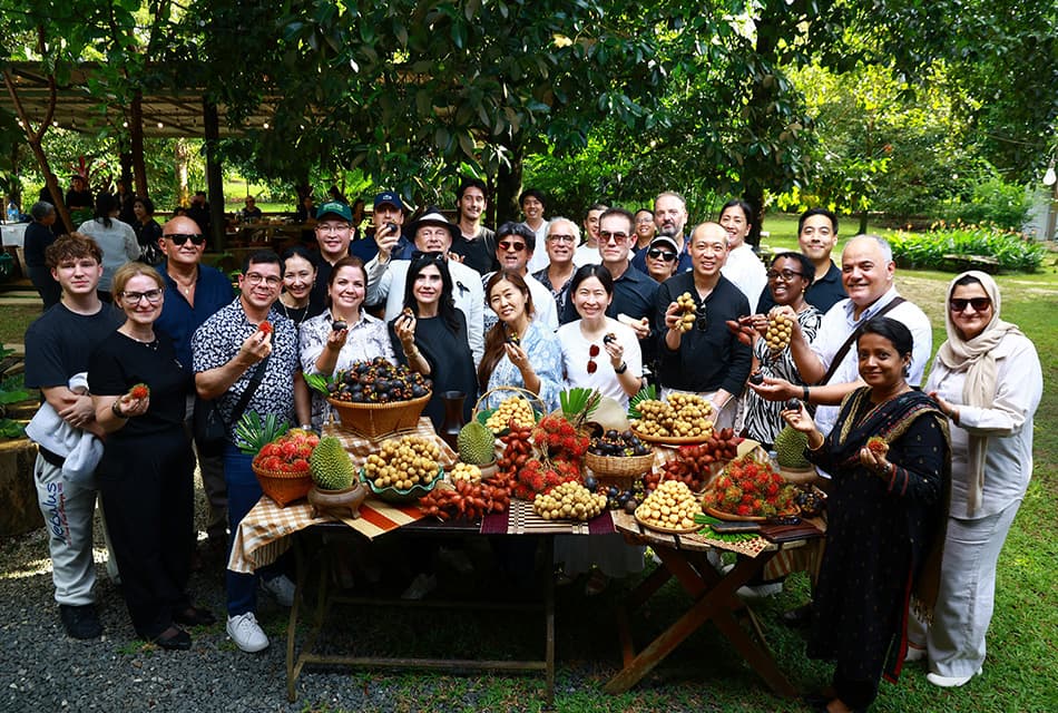 พาณิชย์พาทูต 13 ประเทศเยือนจันทบุรี ดัน Fruit Tourism ไทย