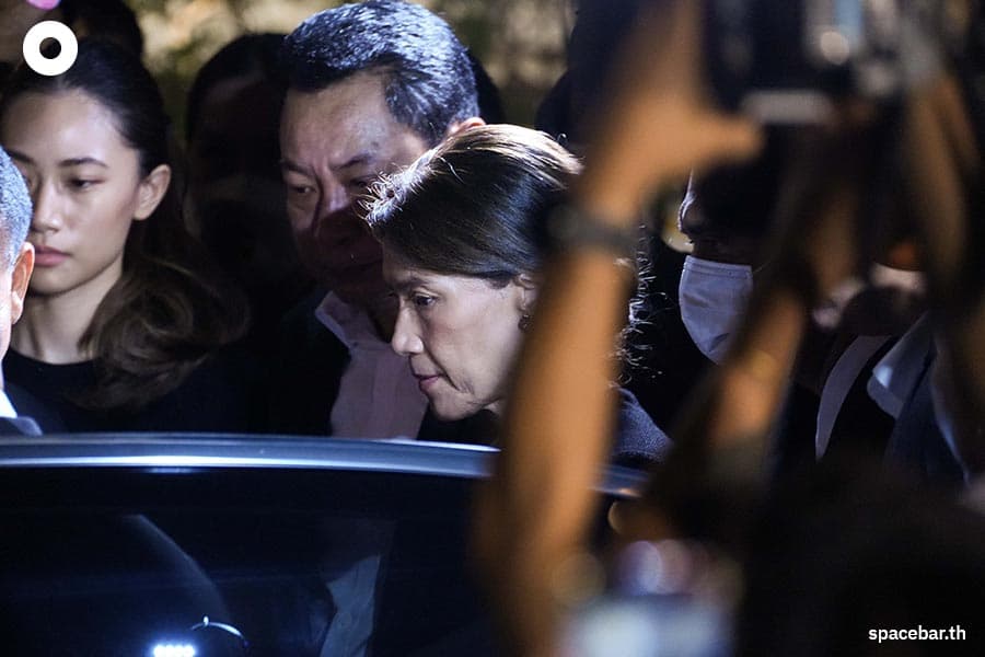 funeral_ceremony_Chonsawat_SPACEBAR_Photo03_7b793bfe0b.jpeg