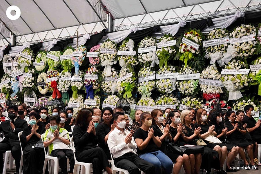 funeral_ceremony_Chonsawat_SPACEBAR_Photo04_89d1d36ca5.jpeg