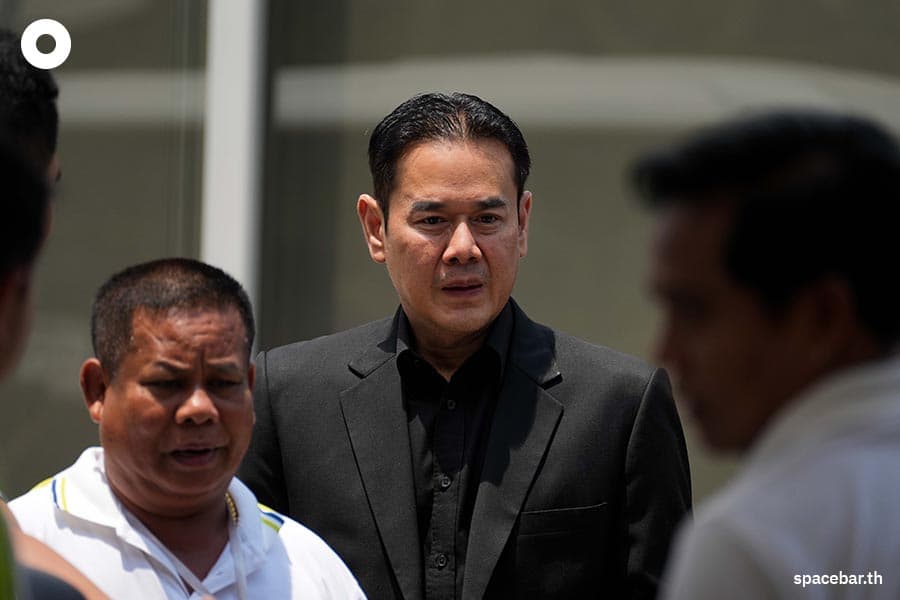 funeral_ceremony_Chonsawat_SPACEBAR_Photo06_fe4bc84567.jpeg