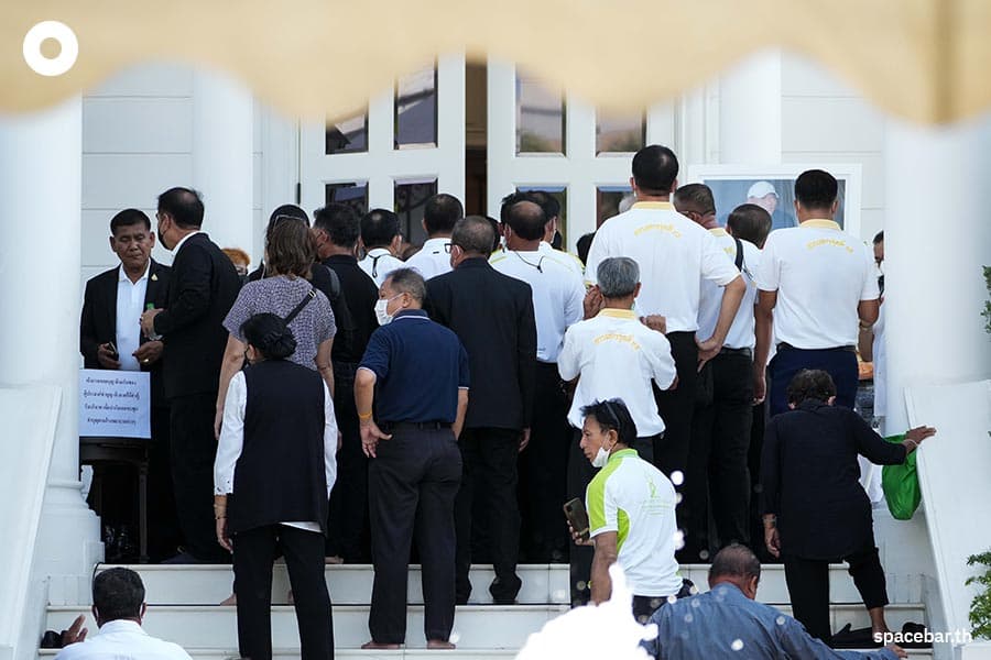 funeral_ceremony_Chonsawat_SPACEBAR_Photo11_95f0c1faaf.jpeg