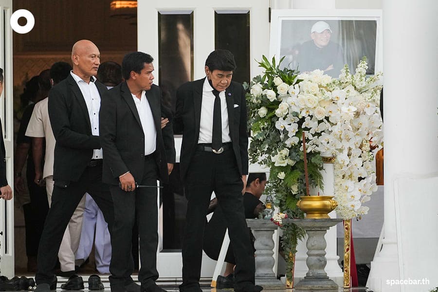 funeral_ceremony_Chonsawat_SPACEBAR_Photo16_2ad353bcaa.jpeg