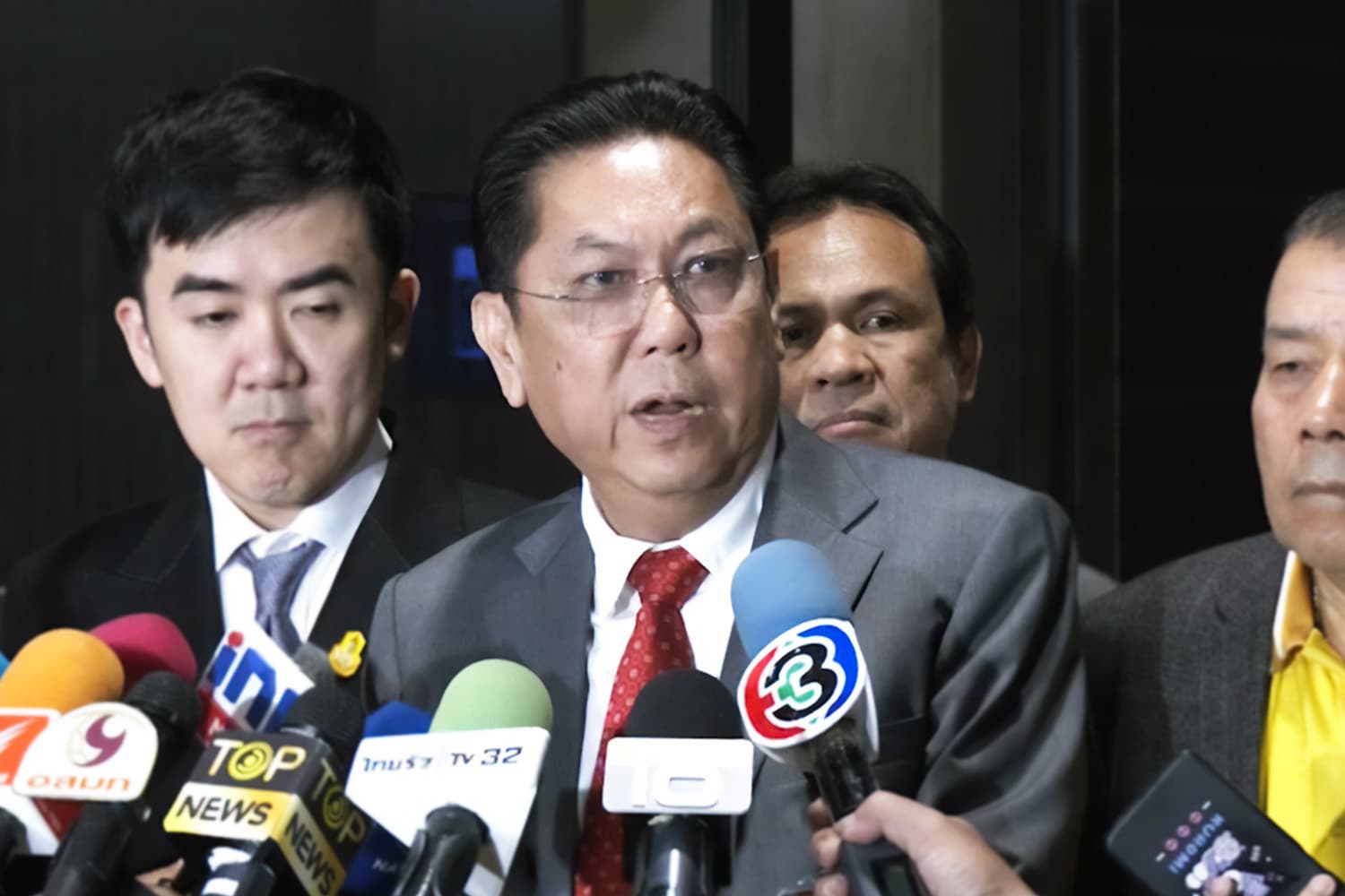 head_government_whip_maybe_visit_taksin_SPACEBAR_Hero_d23d131eb3.jpg
