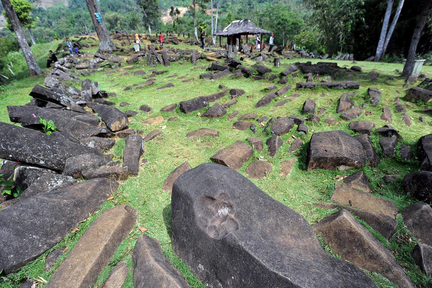 indonesia_gunung_padang_oldest_known_pyramid_SPACEBAR_Hero_5007434540.jpg
